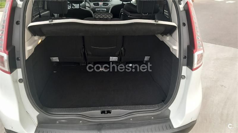 Usado Renault Scénic III 95 CV (69 kW) 2011 Blanco Monovolumen