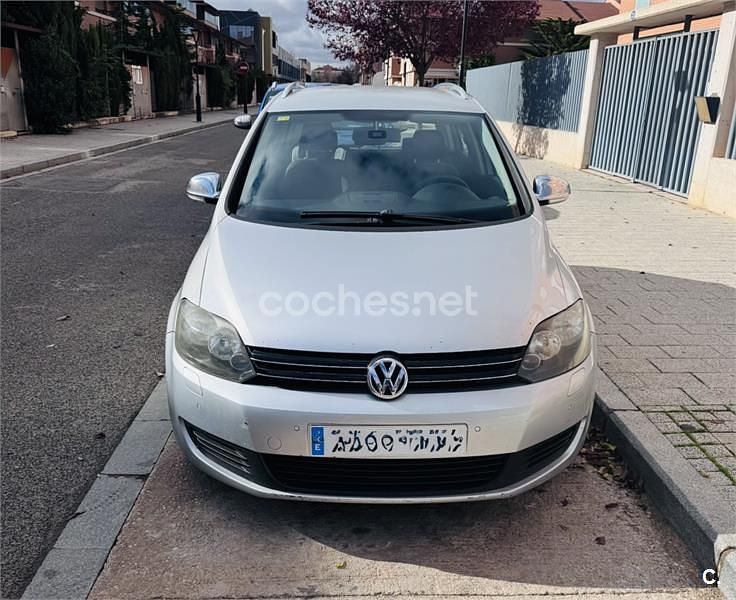 Gris / plata Usado 2009 VW Golf Plus Cross Advance Monovolumen | 4800 € (Un poco caro) - Imagen 1/4