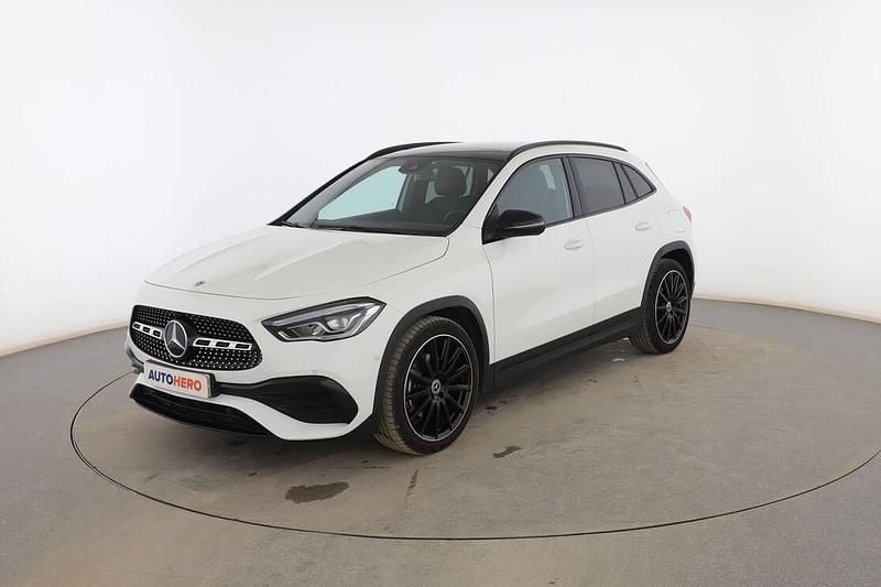 Usado Mercedes GLA200 AMG line 163 CV (119 kW) 2022 Blanco SUV