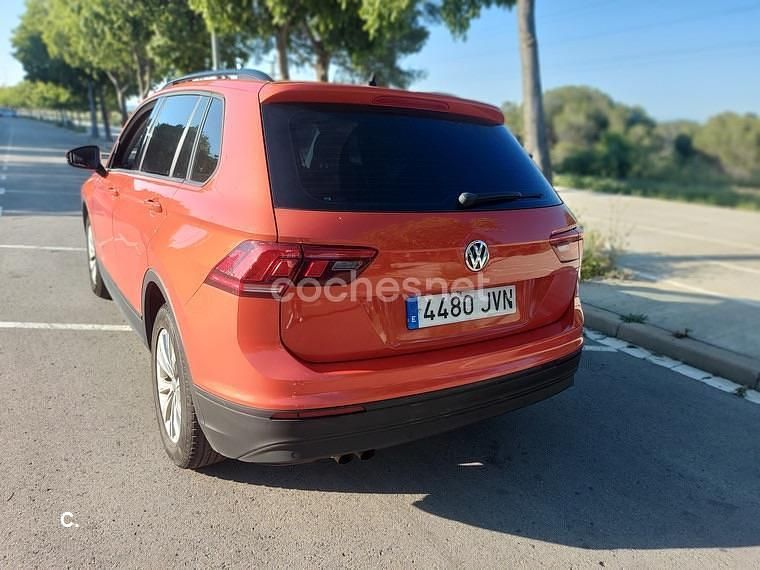 Usado VW Tiguan Edition 125 CV (91 kW) 2016 Naranja SUV