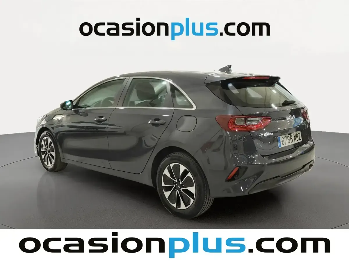 Usado Kia Ceed 100 CV (73 kW) 2025 Gris Utilitario