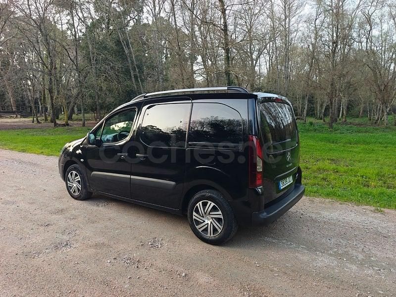 Usado Citroën Berlingo Feel 100 CV (73 kW) 2015 Negro Monovolumen
