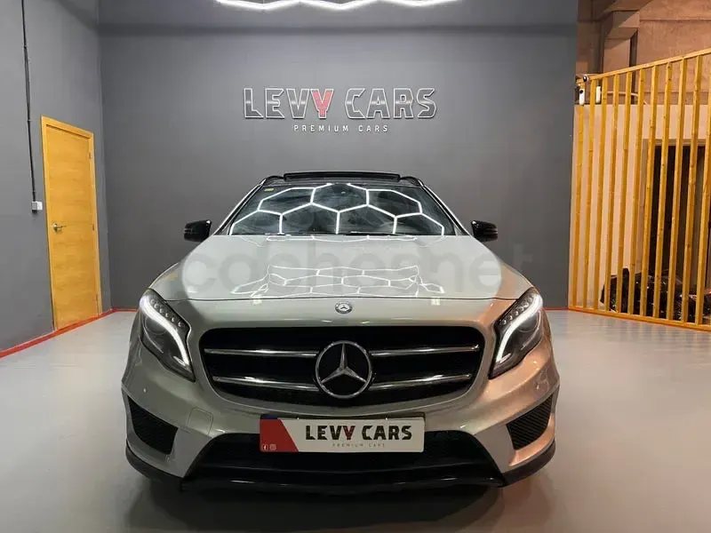 Usado Mercedes GLA220 AMG line 177 CV (130 kW) 2016 Gris / plata SUV
