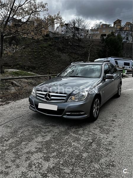 Usado Mercedes C220 Elegance 170 CV (125 kW) 2011 Gris / plata Berlina