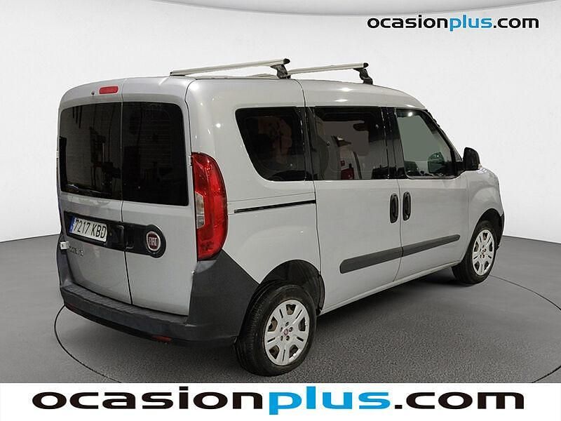 Usado Fiat Doblò Pop 90 CV (66 kW) 2017 Gris Monovolumen