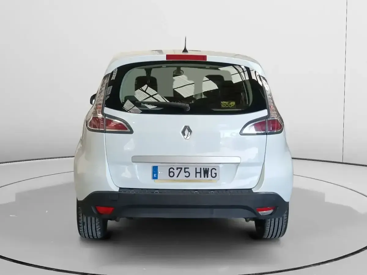 Usado Renault Scenic E-Tech Expression 110 CV (80 kW) 2014 Blanco