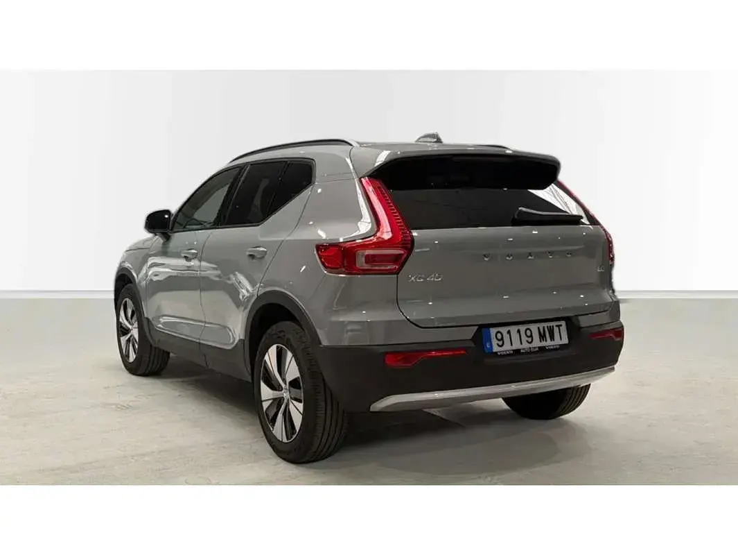 Usado Volvo XC40 163 CV (119 kW) 2024 Gris SUV