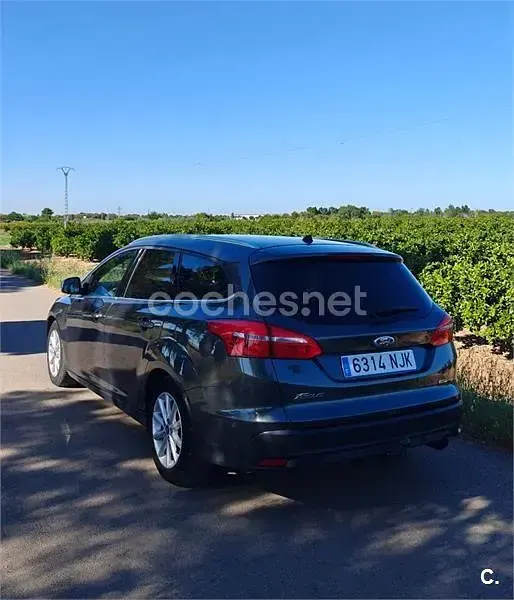 Usado Ford Focus Titanium 150 CV (110 kW) 2015 Gris / plata Familiar