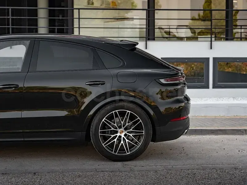 Usado Porsche Cayenne 470 CV (345 kW) 2026 Negro SUV
