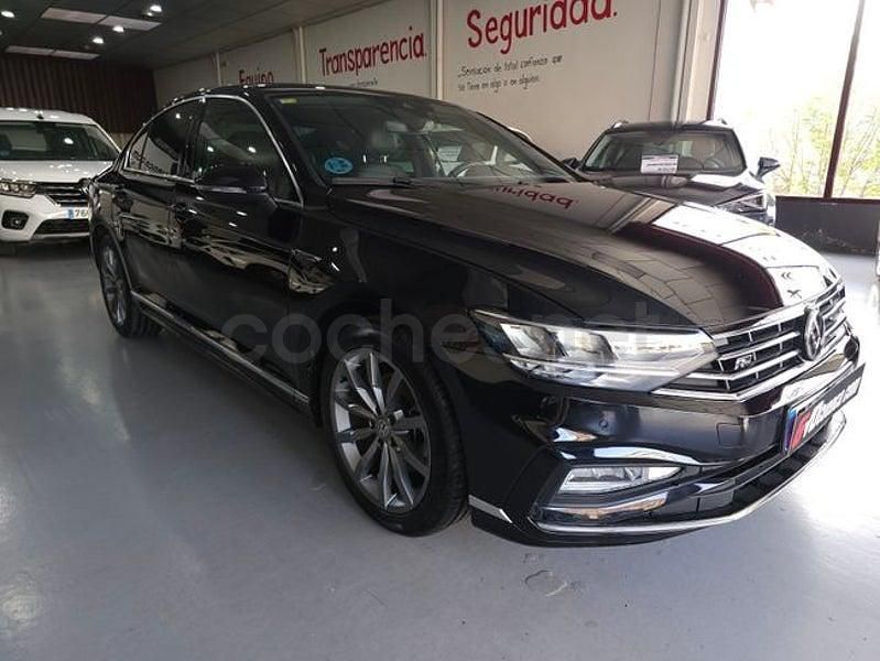Usado VW Passat R-line 150 CV (110 kW) 2020 Negro Berlina