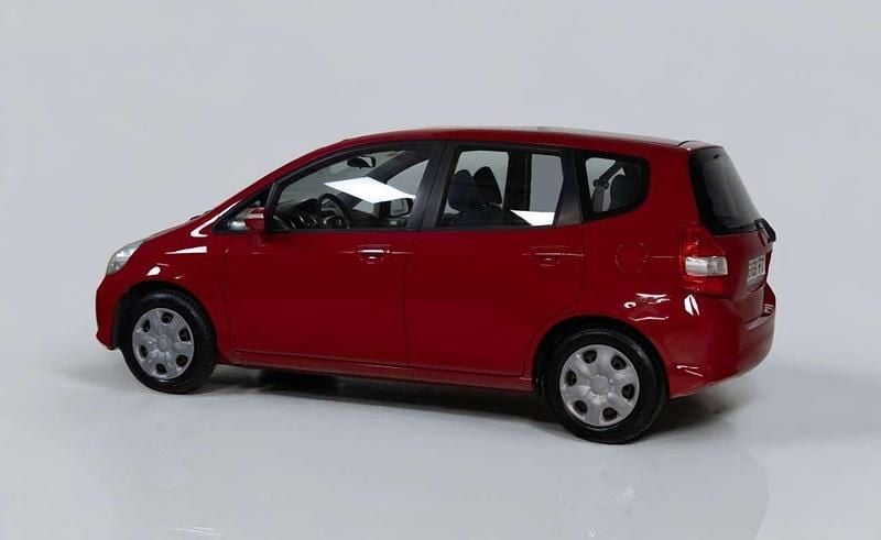 Usado Honda Jazz LS 83 CV (61 kW) 2006 Burdeos Utilitario