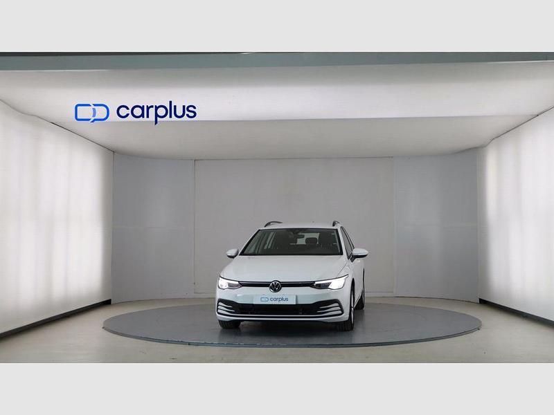 Usado VW Golf VIII 115 CV (84 kW) 2022 Blanco puro Familiar