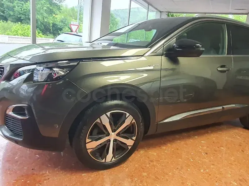 Usado Peugeot 3008 GT-line 130 CV (95 kW) 2019 Verde SUV