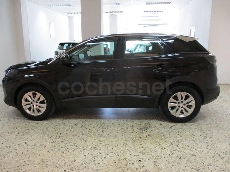 Käytetty Peugeot 3008 Active 130 HP (95 kW) 2022 Musta Katumaasturi