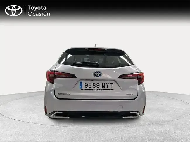 Usado Toyota Corolla Active 140 CV (102 kW) 2025 Gris / plata Familiar