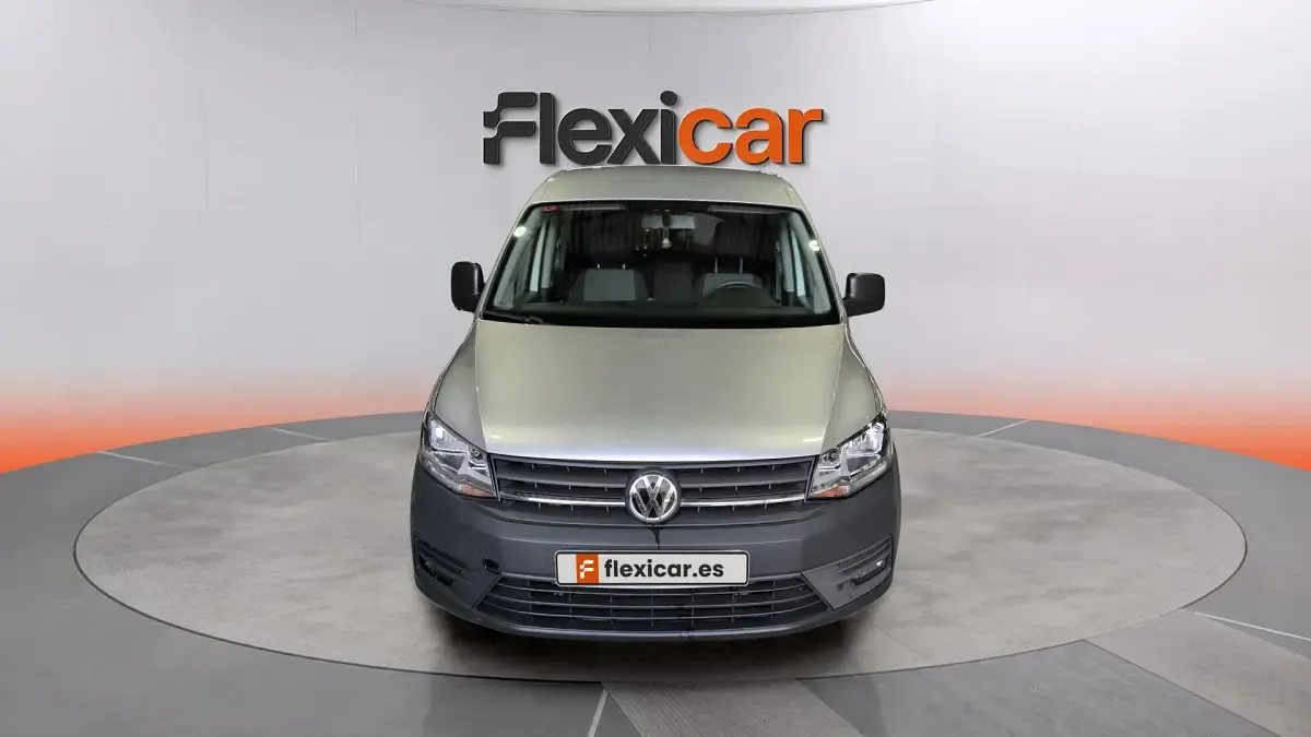 Käytetty VW Caddy Beach 150 HP (110 kW) 2019 Harmaa Tila-auto