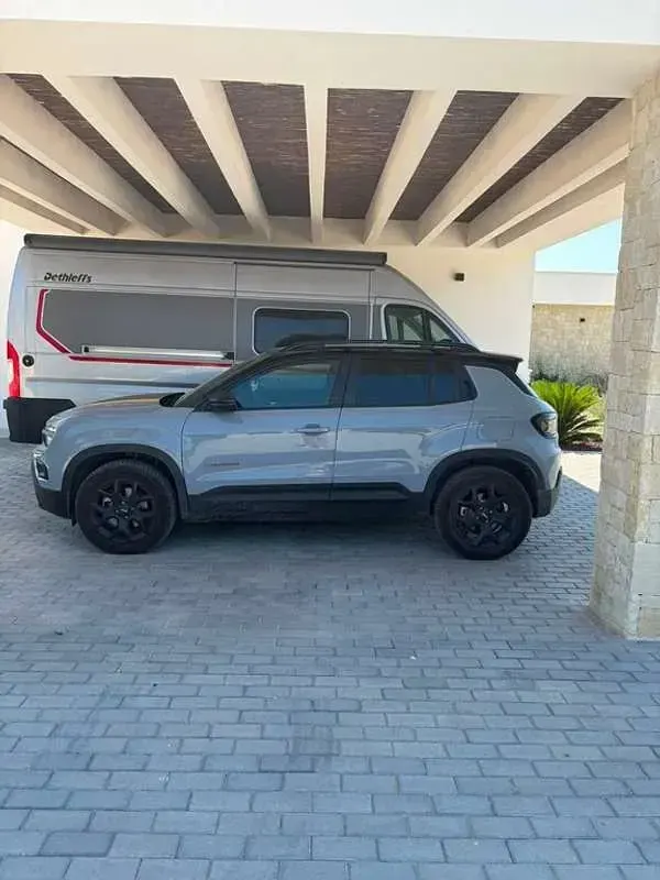 Usado Jeep Avenger North 144 CV (105 kW) 2025 Gris SUV