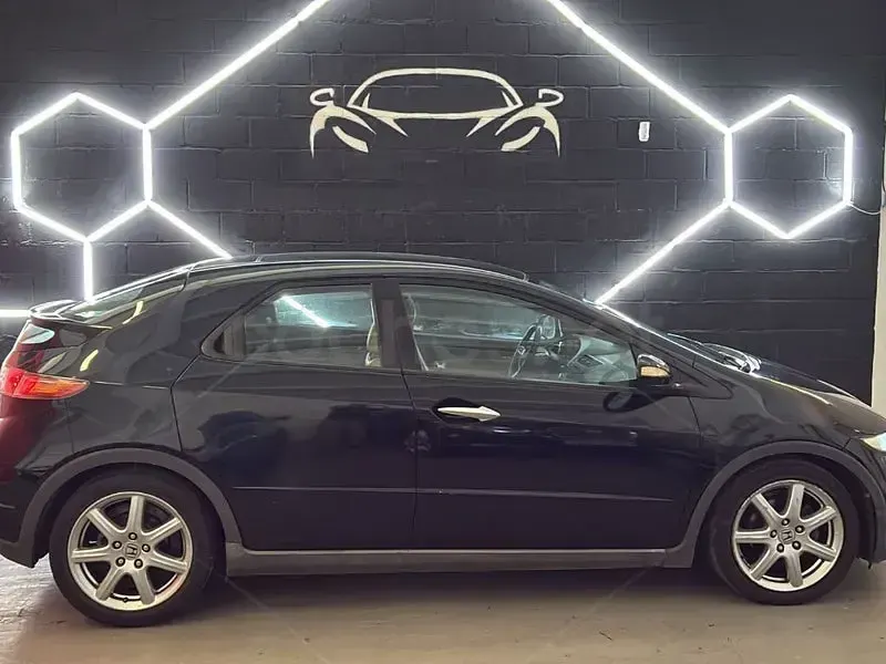 Usado Honda Civic Executive 140 CV (102 kW) 2007 Negro Berlina