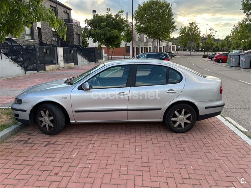 Gris / plata Usado 2003 Seat Toledo Sport Berlina | 2500 € (Precio justo) - Imagen 1/2