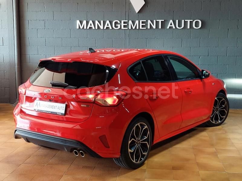Usado Ford Focus ST-Line 125 CV (91 kW) 2022 Rojo Berlina