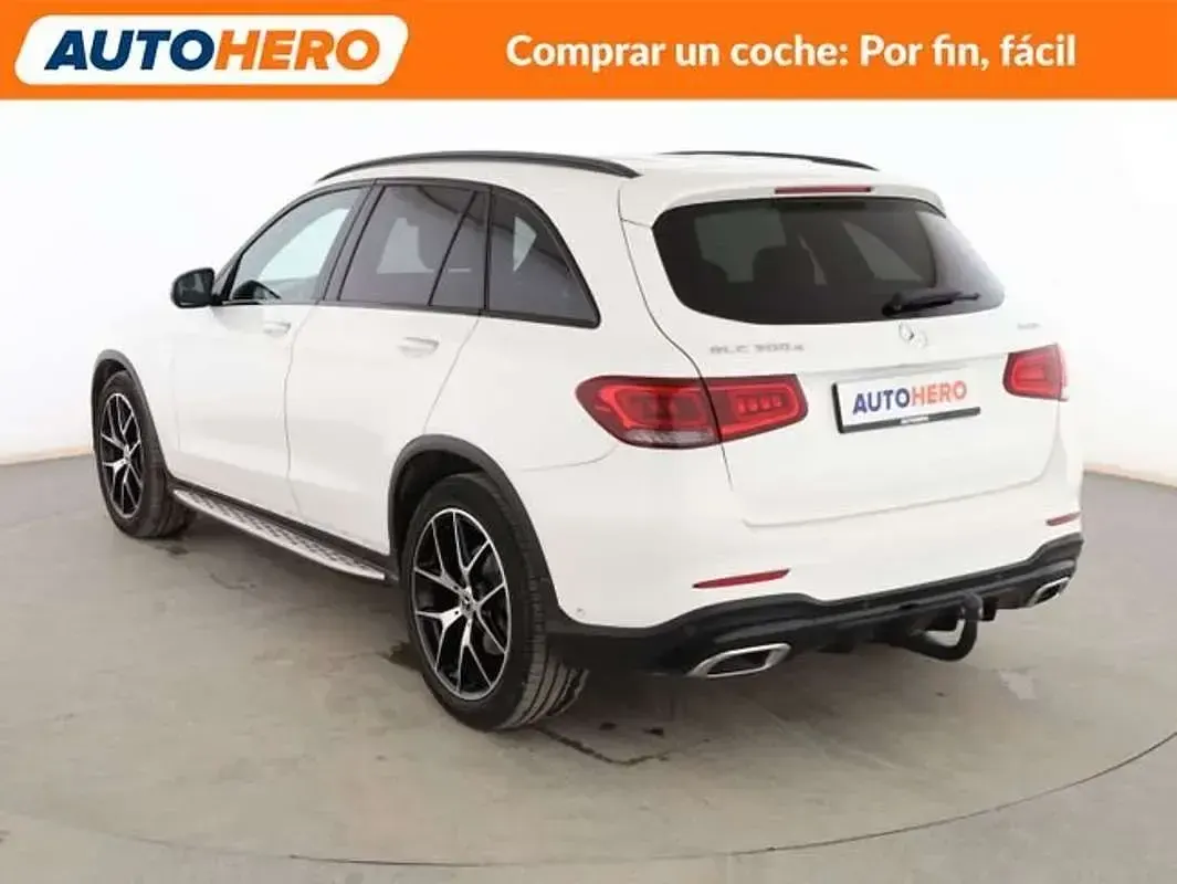 Käytetty Mercedes GLC300 AMG line 245 HP (180 kW) 2020 Valkoinen Katumaasturi