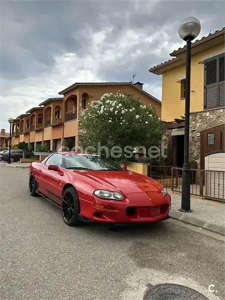 Usado Chevrolet Camaro 193 CV (141 kW) 2000 Rojo Coupe