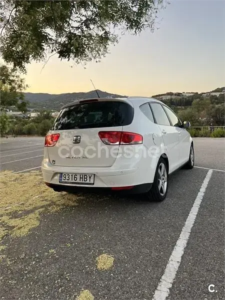 Usado Seat Altea XL Style 125 CV (91 kW) 2011 Blanco Monovolumen