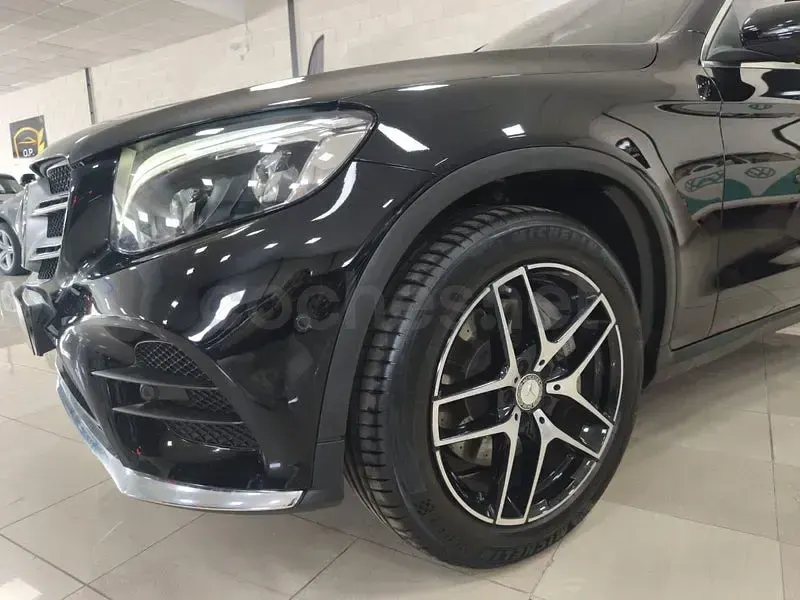 Usado Mercedes GLC250 AMG line 204 CV (150 kW) 2016 Negro SUV