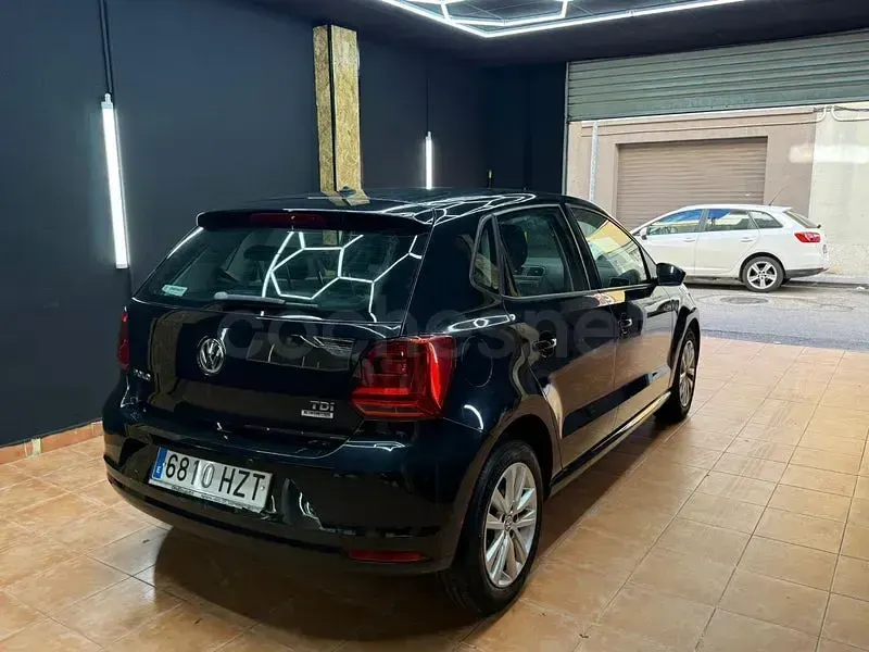 Usado VW Polo Advance 75 CV (55 kW) 2014 Negro Berlina