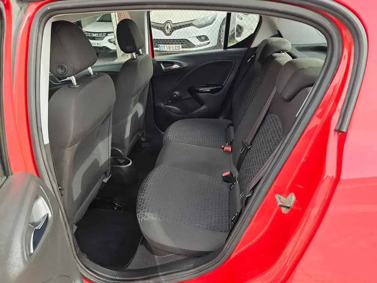 Usado Opel Corsa Selective 90 CV (66 kW) 2018 Rojo Utilitario