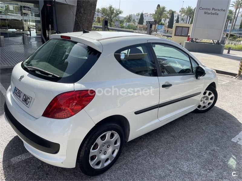 Blanco Usado 2009 Peugeot 207 Berlina | 2200 € (Buen precio) - Imagen 1/4