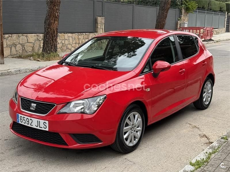 Käytetty Seat Ibiza Reference 90 HP (66 kW) 2016 Punainen Sedan