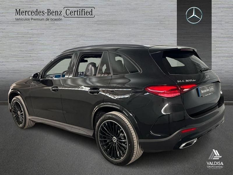 Usado Mercedes GLC300e 333 CV (244 kW) 2025 Negro SUV