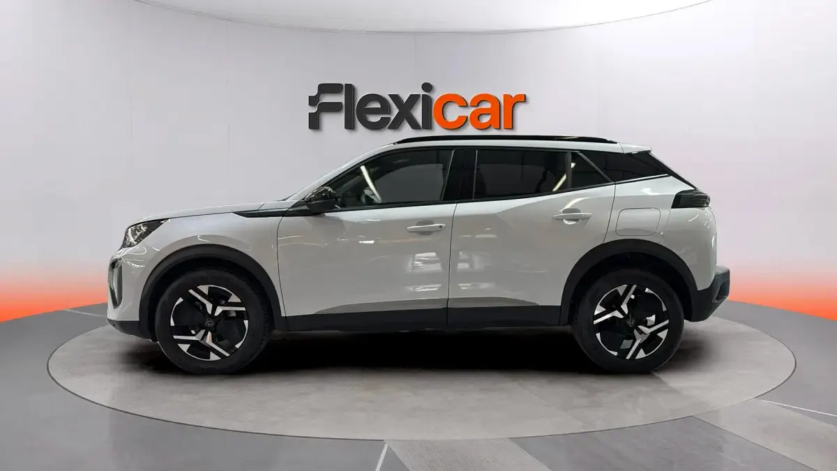 Usado Peugeot 2008 Allure 102 CV (75 kW) 2024 Blanco SUV