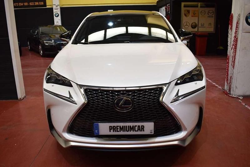 Usado Lexus NX300h Sport Line 197 CV (144 kW) 2017 Blanco SUV