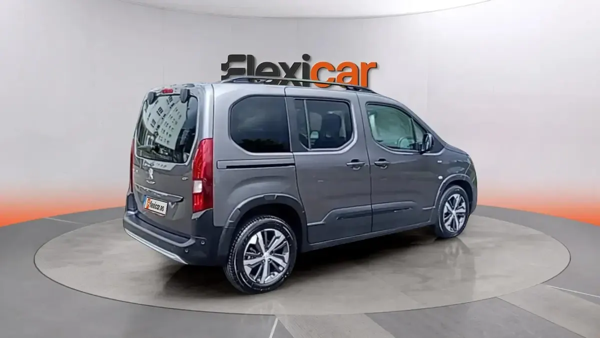 Usado Peugeot Rifter GT 131 CV (96 kW) 2023 Gris Monovolumen