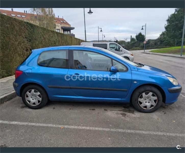 Usado Peugeot 307 110 CV (80 kW) 2003 Azul Berlina