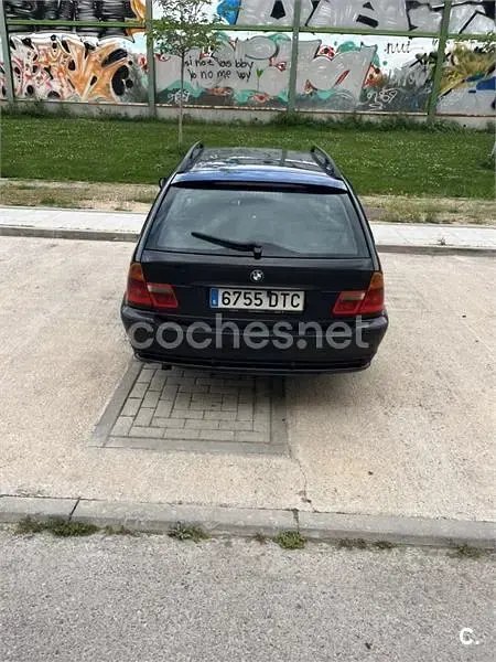Usado BMW 320 136 CV (100 kW) 2001 Negro Familiar