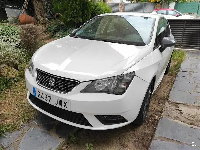 Usado Seat Ibiza Reference 90 CV (66 kW) 2017 Blanco Berlina