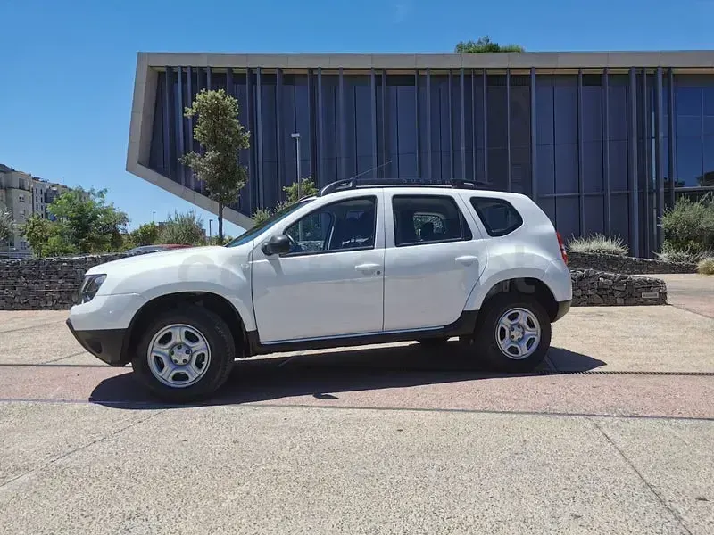 Usado Dacia Duster Lauréate 110 CV (80 kW) 2016 Blanco SUV