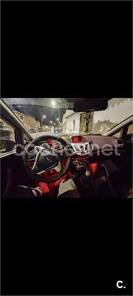 Usado Ford Fiesta Titanium 90 CV (66 kW) 2009 Rojo Berlina