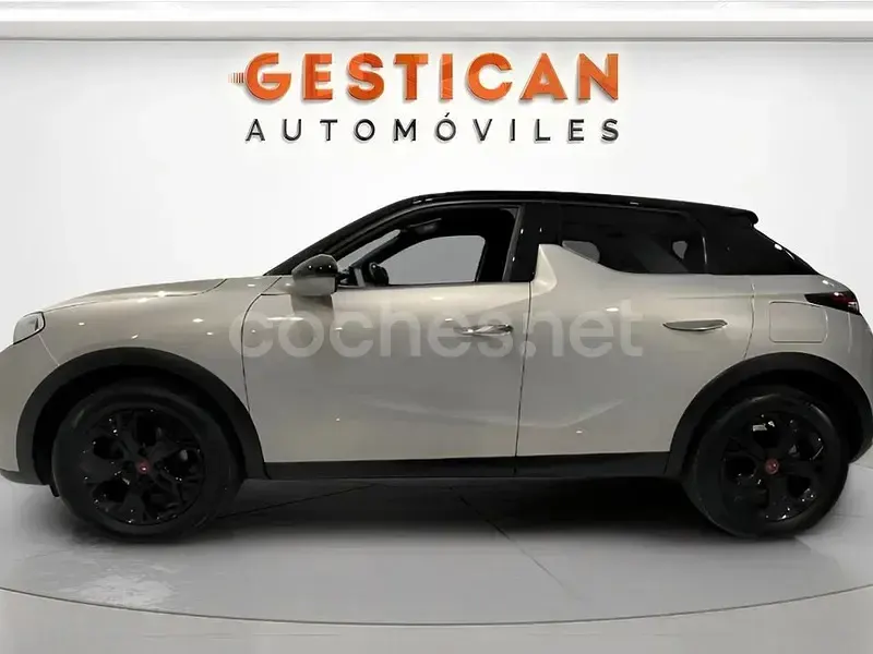 Usado DS Automobiles DS3 Crossback Performance 130 CV (95 kW) 2023 Gris / plata SUV