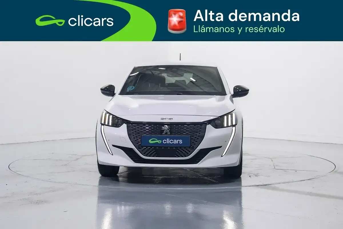 Usado Peugeot 208 GT 100 CV (73 kW) 2023 Blanco Utilitario