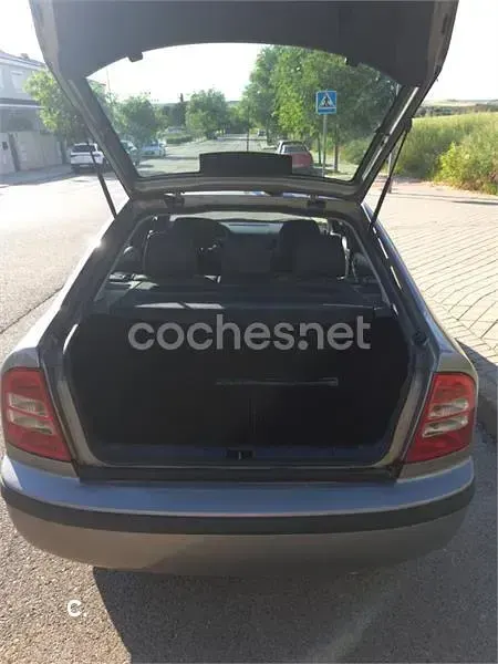 Usado Skoda Octavia 105 CV (77 kW) 2007 Gris / plata Berlina