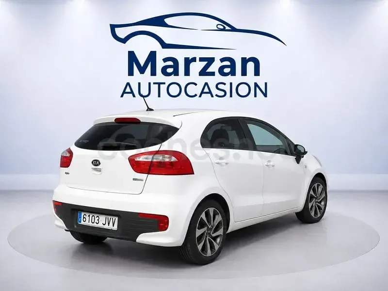 Usado Kia Rio 84 CV (61 kW) 2016 Blanco Utilitario