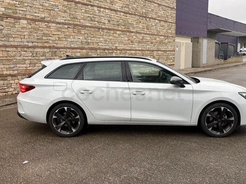 Usado Cupra Leon 150 CV (110 kW) 2024 Blanco Familiar