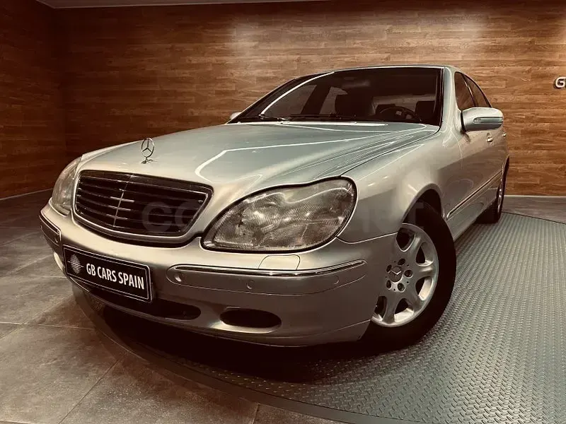Usado Mercedes S500 306 CV (225 kW) 2002 Gris / plata Berlina
