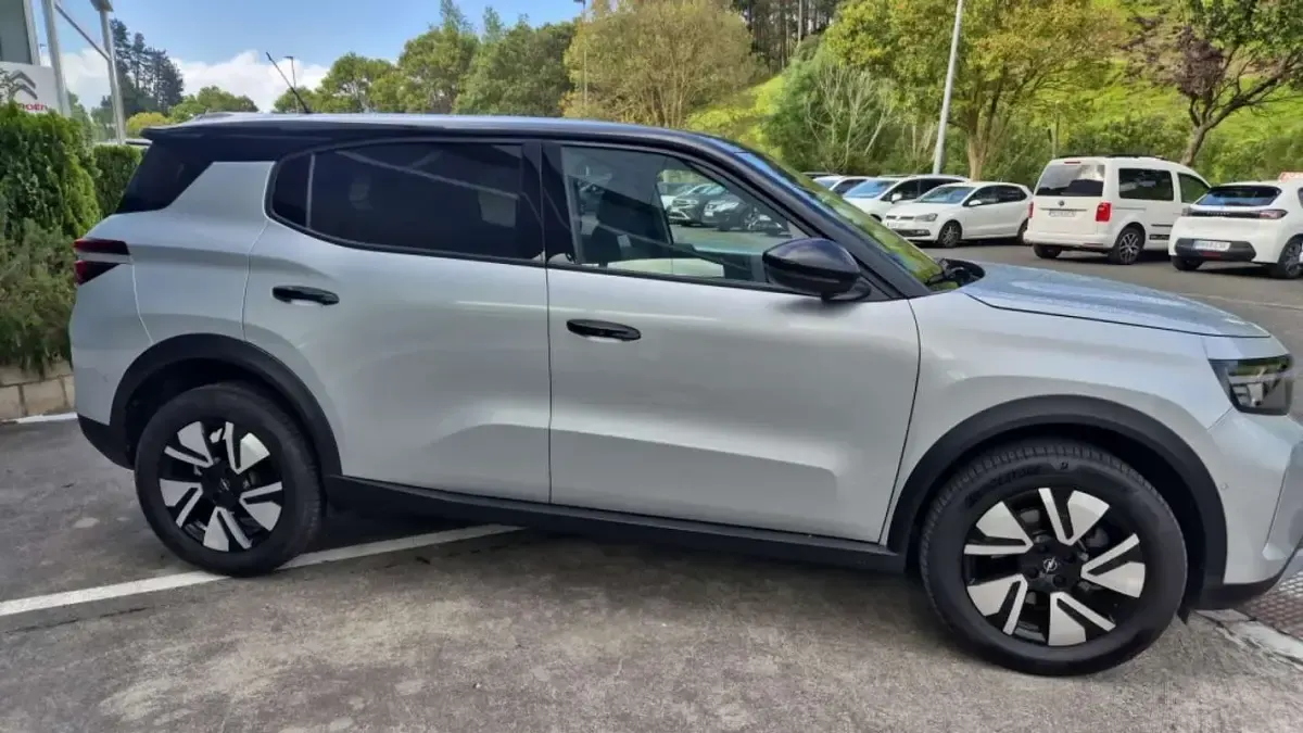 Usado Opel Frontera 83 kW (113 CV) 2026 Gris SUV