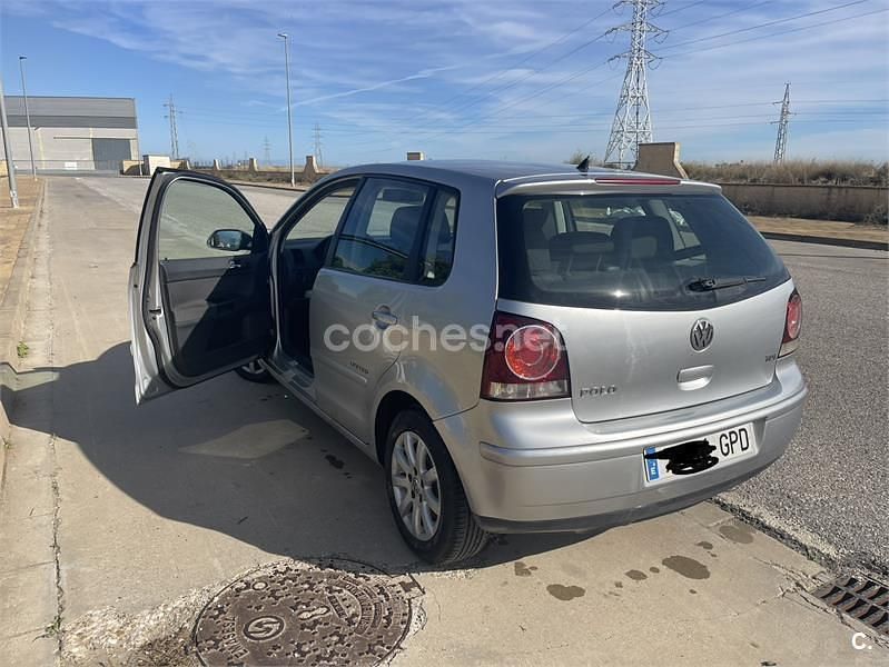 Gris / plata Usado 2009 VW Polo United Berlina | 3000 € (Precio justo) - Imagen 1/4