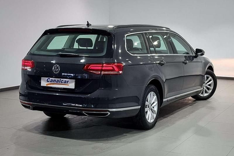 Usado VW Passat Sport 190 CV (139 kW) 2018 Gris Familiar